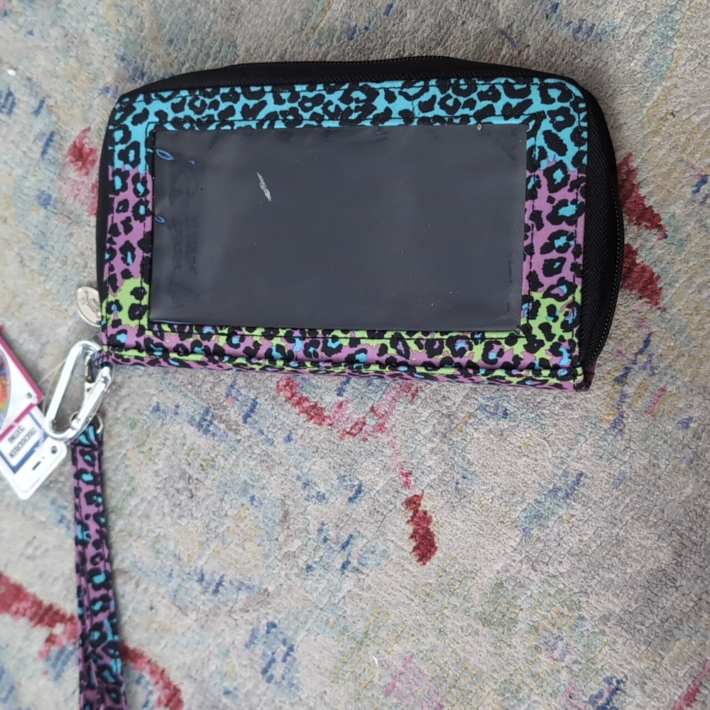 BNWT touch screen friendly wristlet wallet - Picture 3 of 7